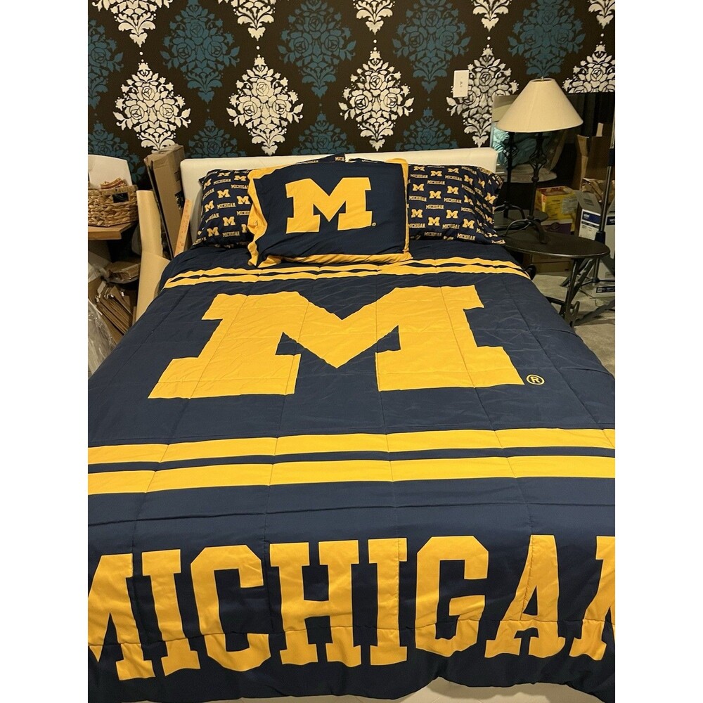 Michigan Wolverines Full Bedding Set Reversible Comforter Fitted Sheet Shams